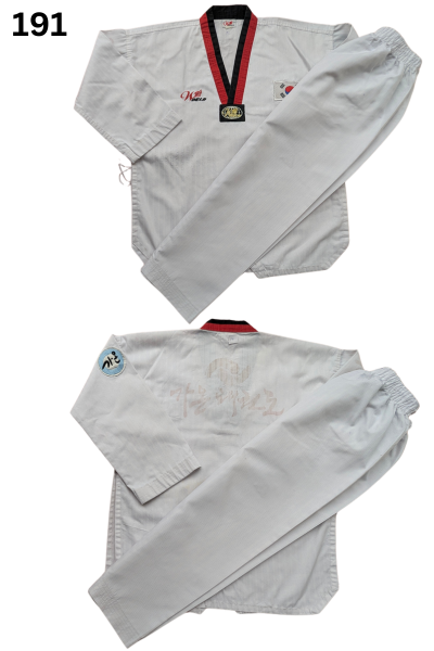 Taekwondo world taekwondo uniform (170 sized /white color )